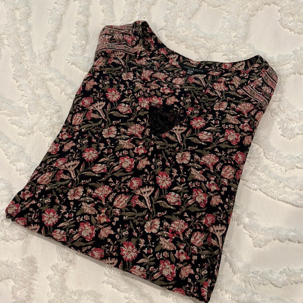 Pretty Lucky Brand ladies floral top